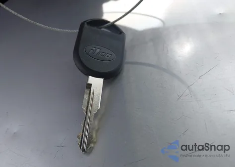 2003 Mercury Grand Marquis Gs из США, поврежденный, VIN 2MEFM74W73X695863